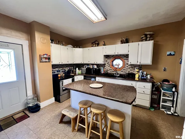 $130,000 | 110 Van Horne Street, Muscatine, IA 52761