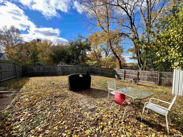 $130,000 | 110 Van Horne Street, Muscatine, IA 52761