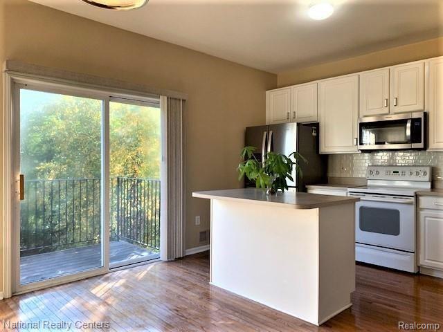565 Cherry Orchard Road Canton, MI 48188 - Photo 8 of 18