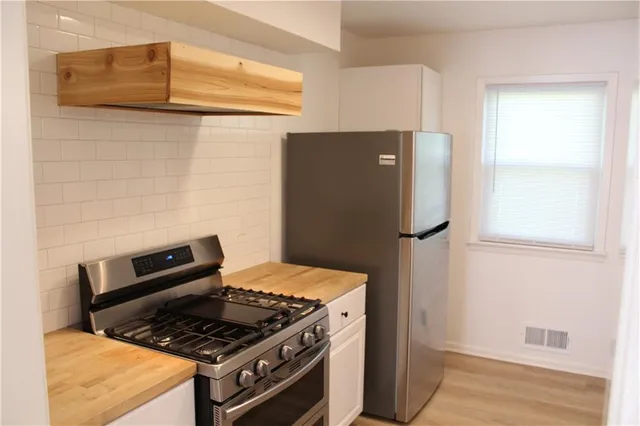 $264,000 | 2941 West 43rd Avenue, Kansas City, KS 66103