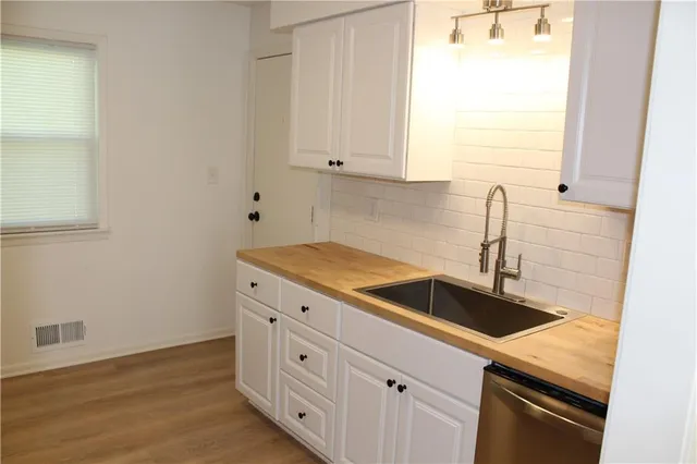 $264,000 | 2941 West 43rd Avenue, Kansas City, KS 66103