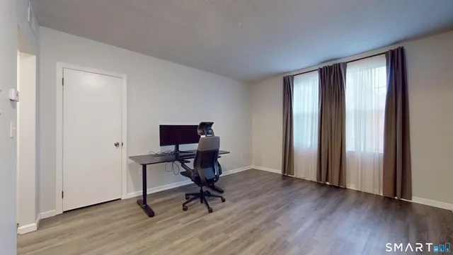 $82,500 | 45 Willard Street, Unit 3ER, Hartford, CT 06105