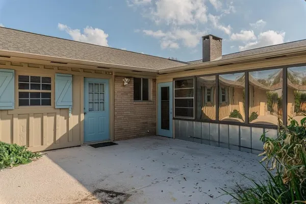 $349,900 | 5710 Pickwick Lane, Beaumont, TX 77706