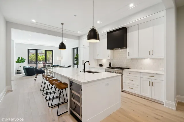 $11,000 | 2236 North Kenmore Avenue, Unit 1S, Chicago, IL 60614