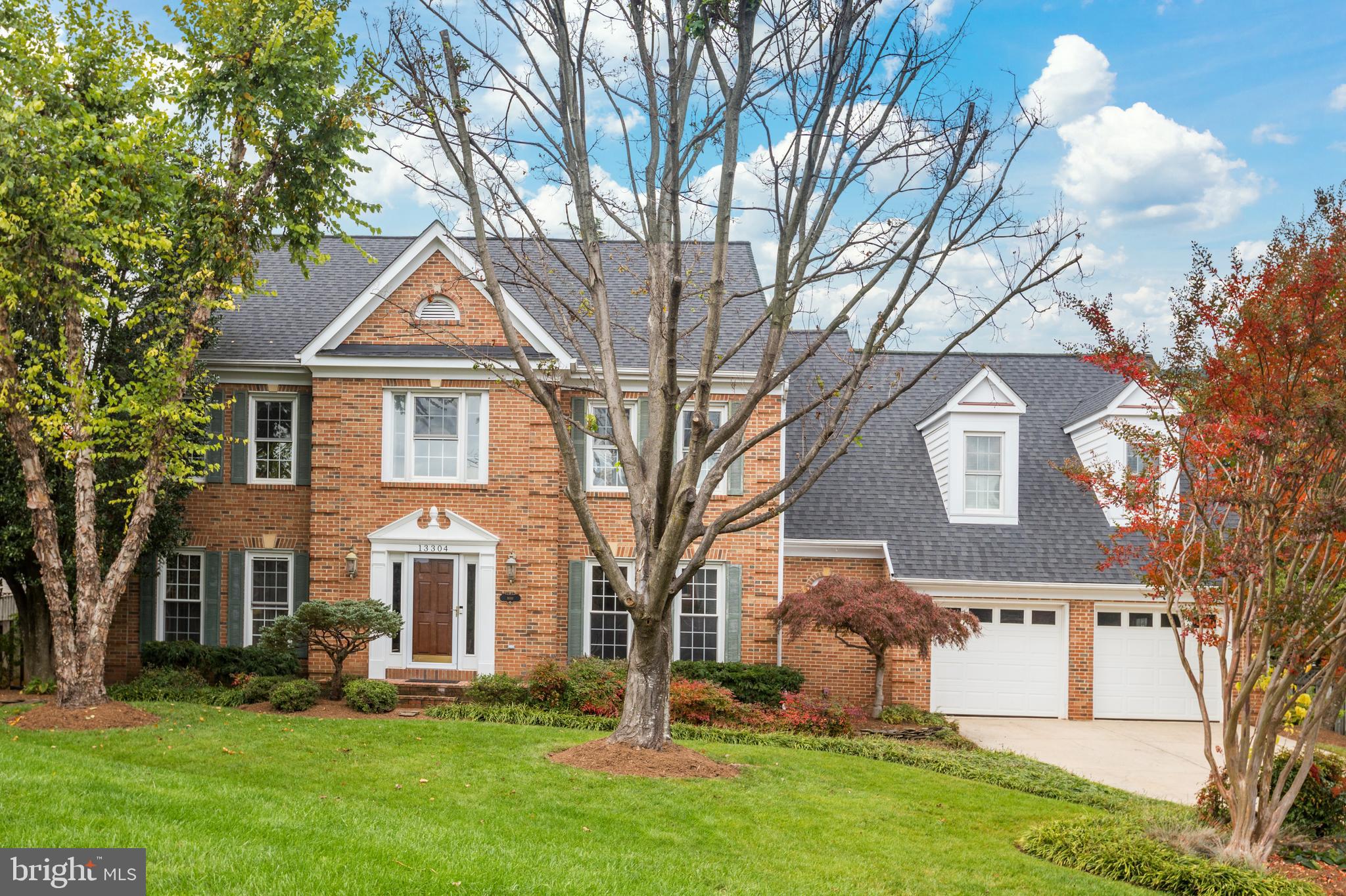 13304 Scotsmore Way Herndon, VA 20171 - Photo 2 of 56 Gorgeous Home in Chantilly Highlands
