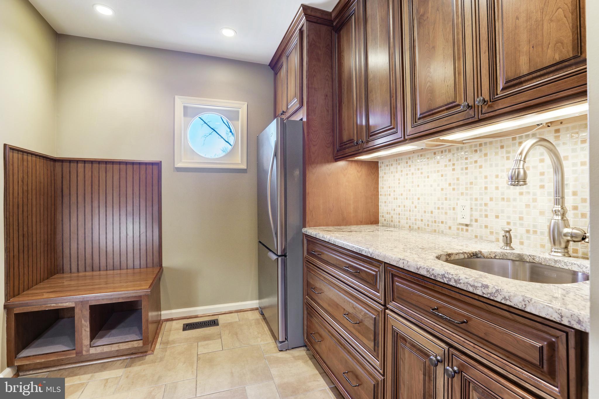 13304 Scotsmore Way Herndon, VA 20171 - Photo 21 of 56 Mud Room w/ Sink