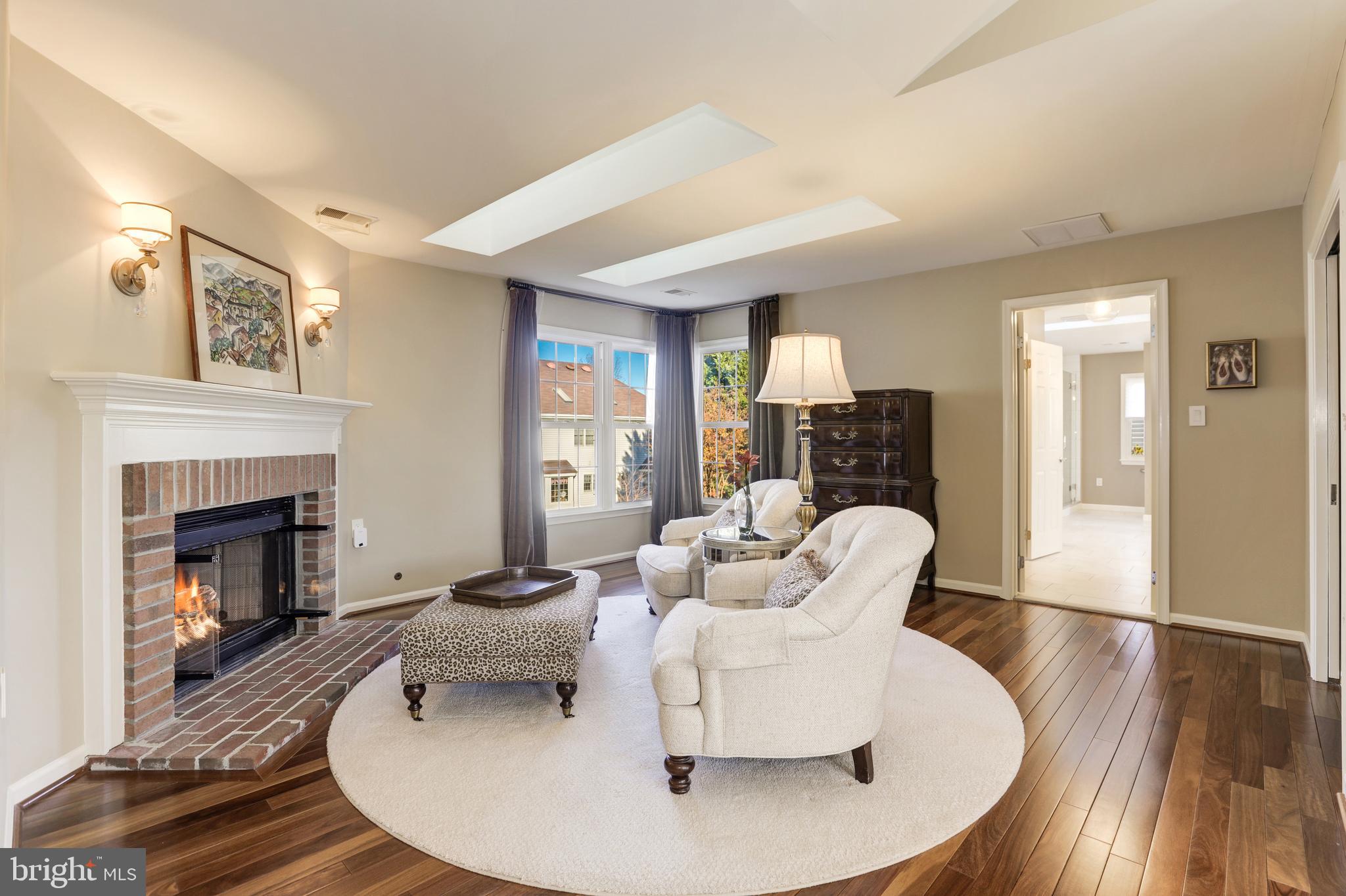 13304 Scotsmore Way Herndon, VA 20171 - Photo 28 of 56 Master Bedroom Sitting Area