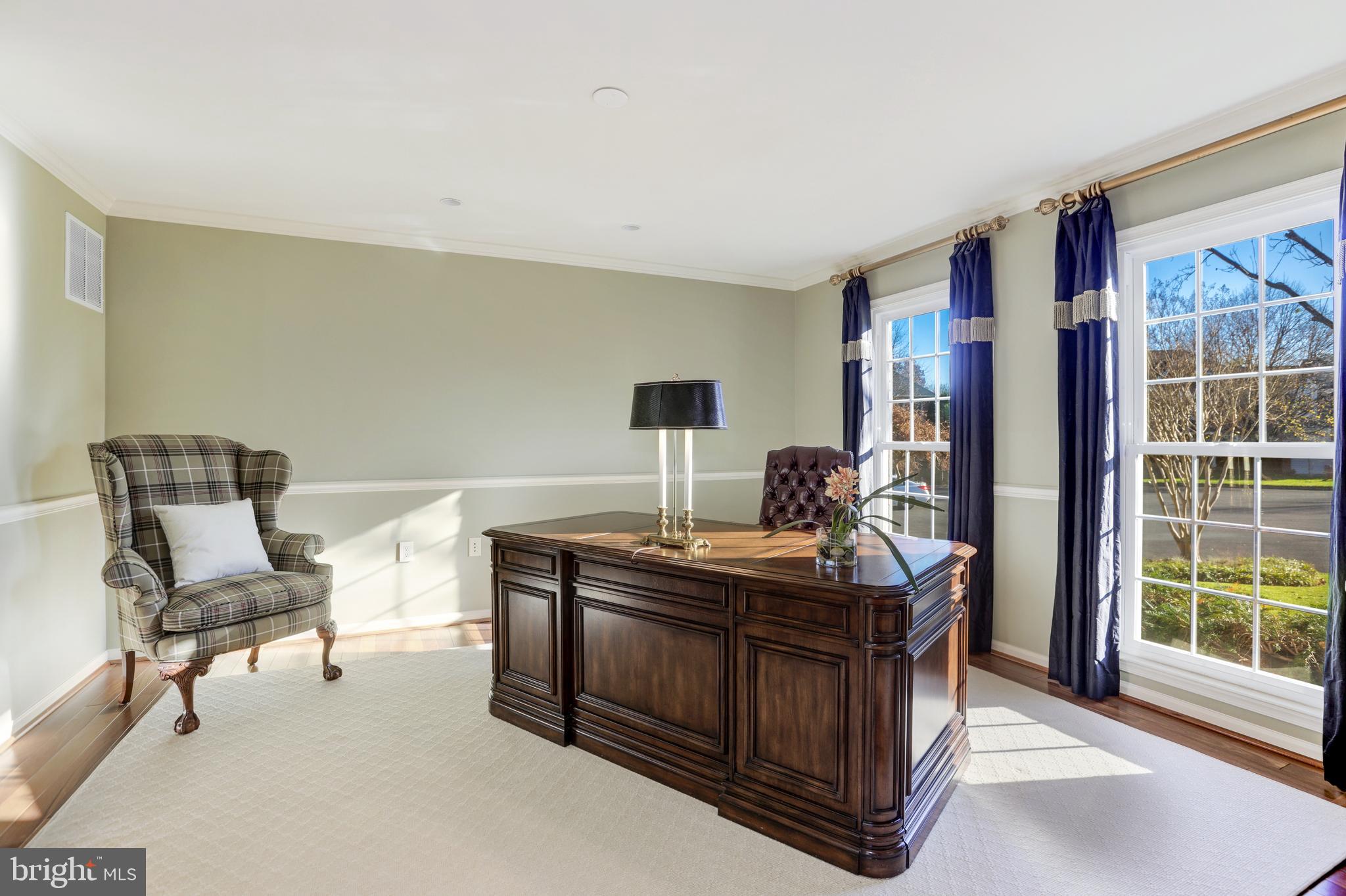 13304 Scotsmore Way Herndon, VA 20171 - Photo 4 of 56 Office w/ Huge Windows