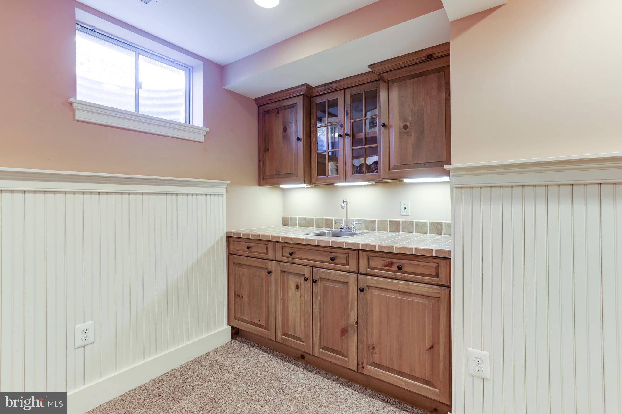 13304 Scotsmore Way Herndon, VA 20171 - Photo 46 of 56 Wet Bar