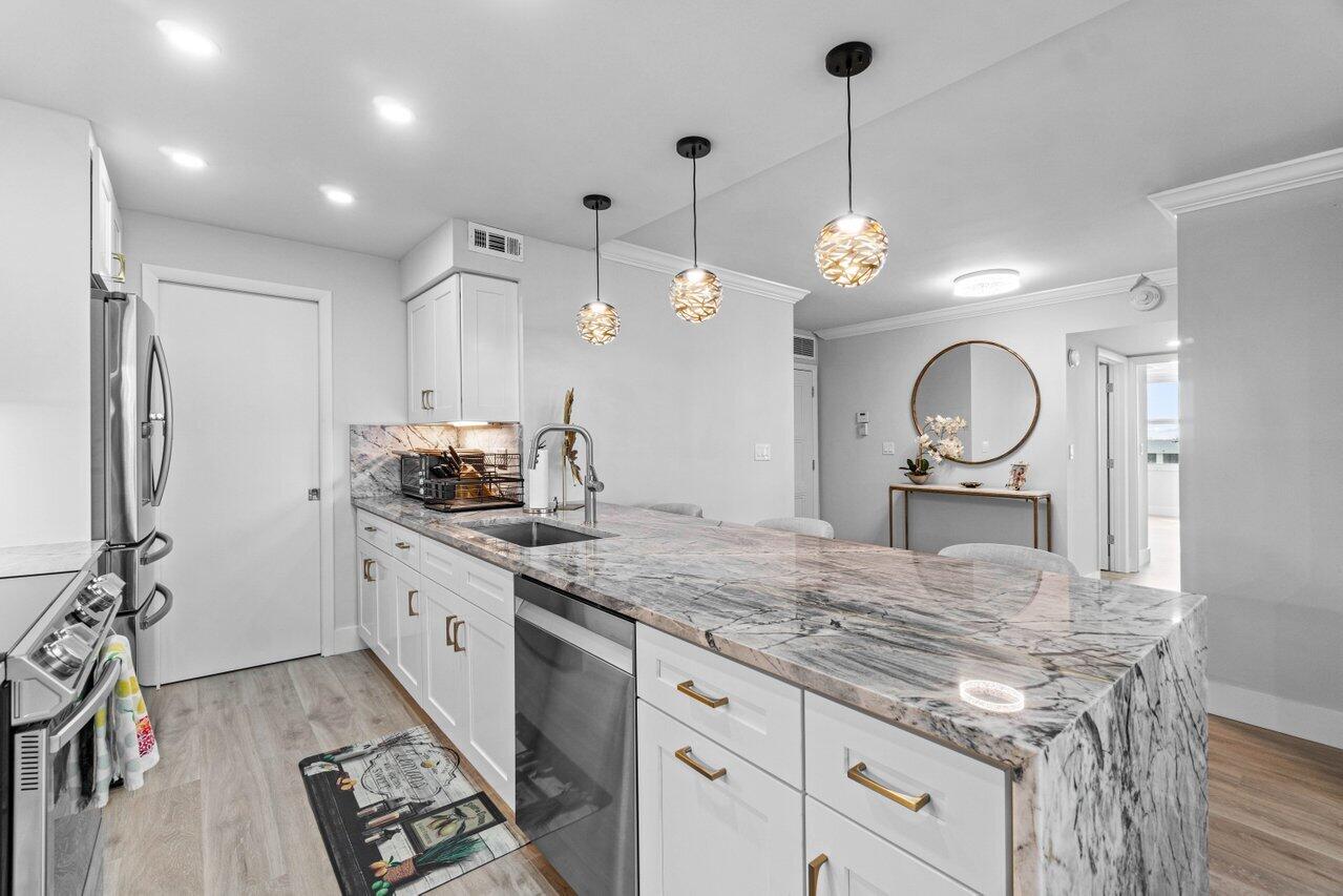 2000 South Ocean Boulevard, Unit 5F Boca Raton, FL 33432 - Photo 11 of 76 015-2000SouthOceanBoulevard-5F-BocaRaton