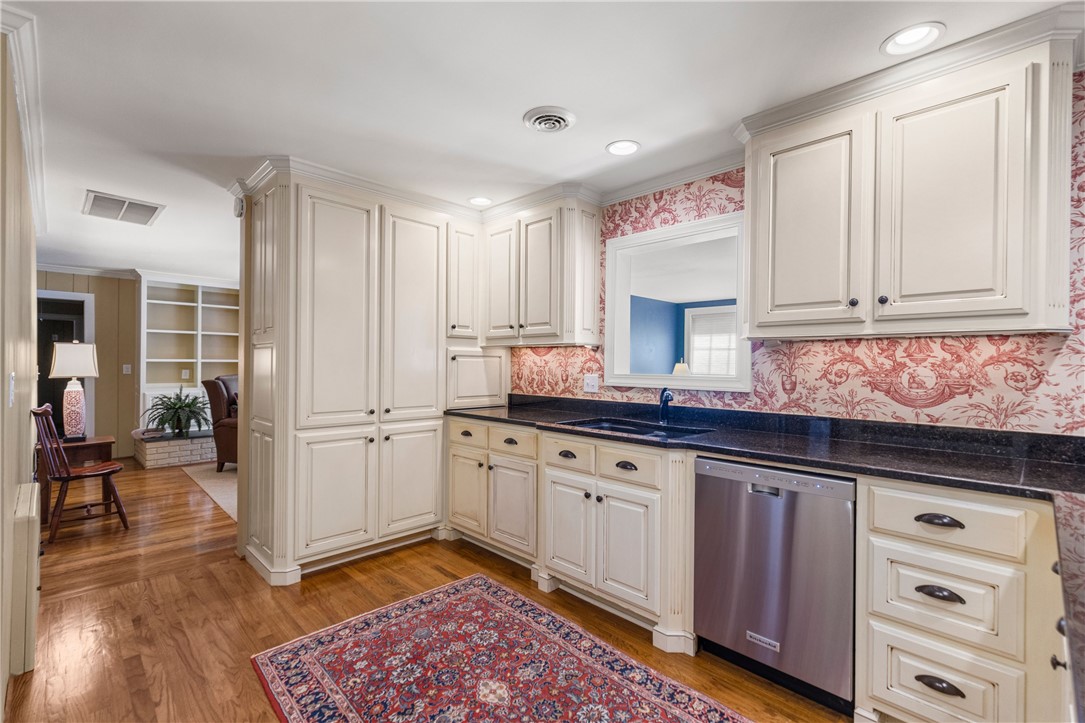 200 Augusta Street Easley, SC 29640 - Photo 12 of 42 Gallery Image 12