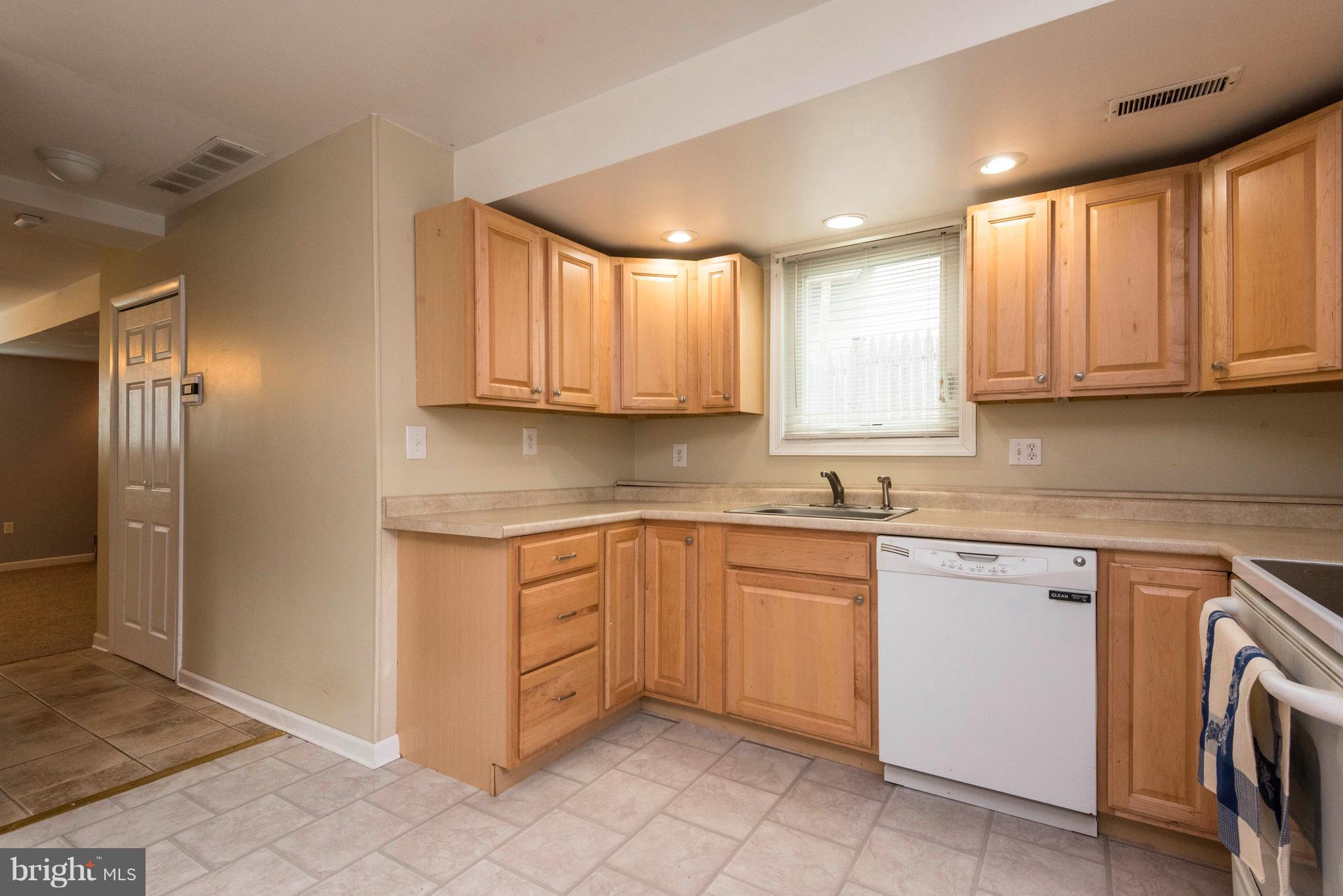 703 Londontown Road Edgewater, MD 21037 - Photo 13 of 28 Kitchen