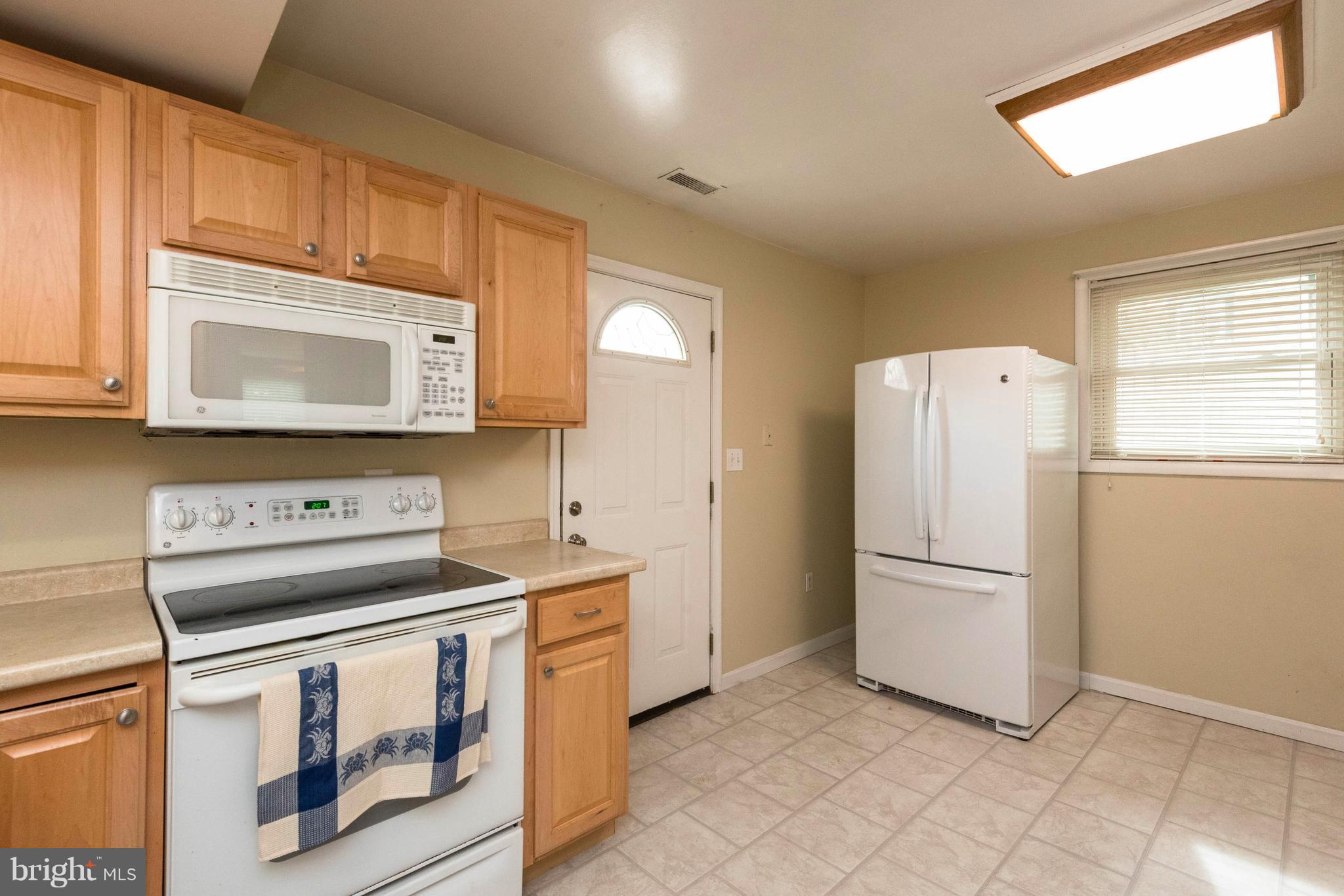 703 Londontown Road Edgewater, MD 21037 - Photo 14 of 28 Kitchen