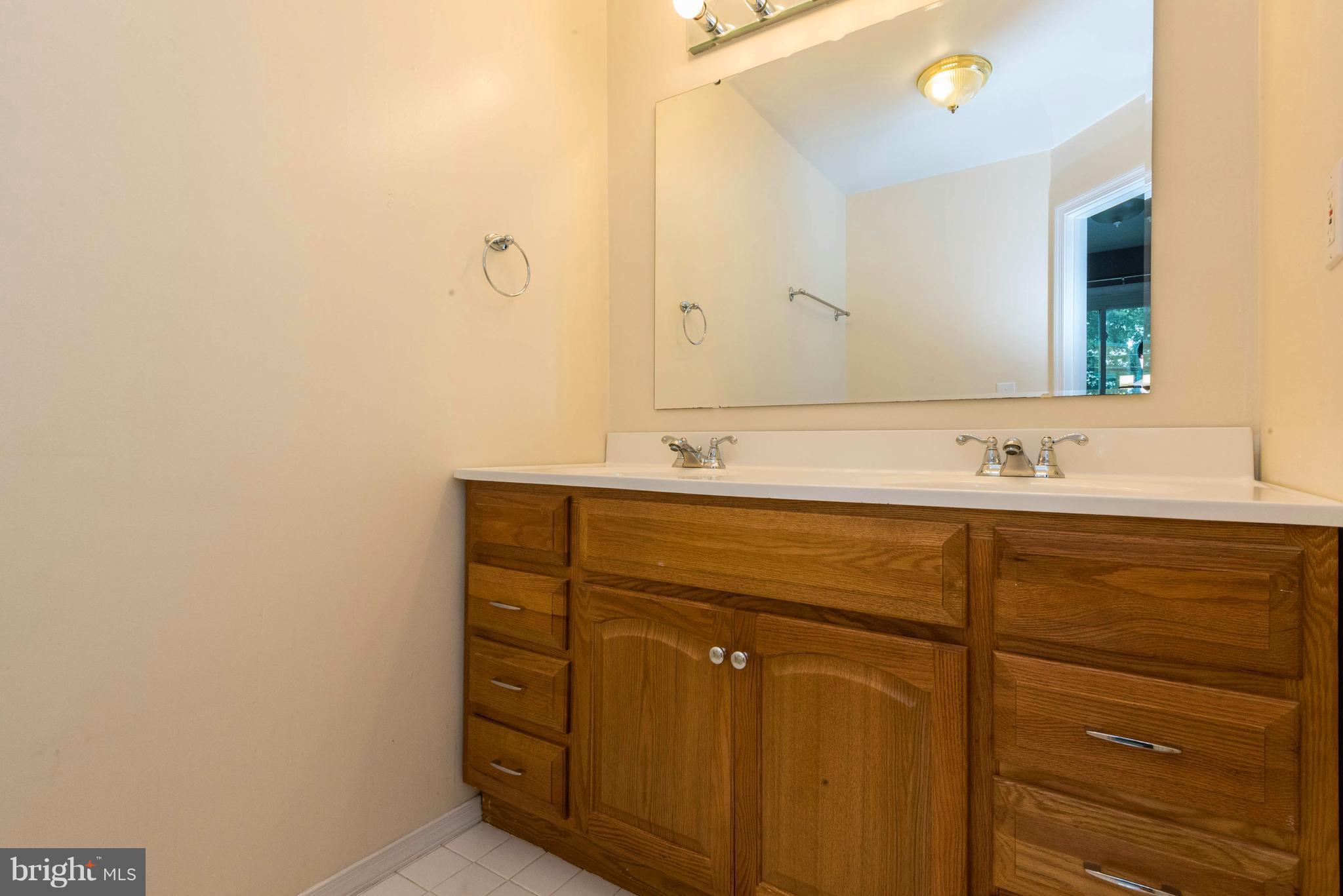 703 Londontown Road Edgewater, MD 21037 - Photo 23 of 28 Bath (Master)