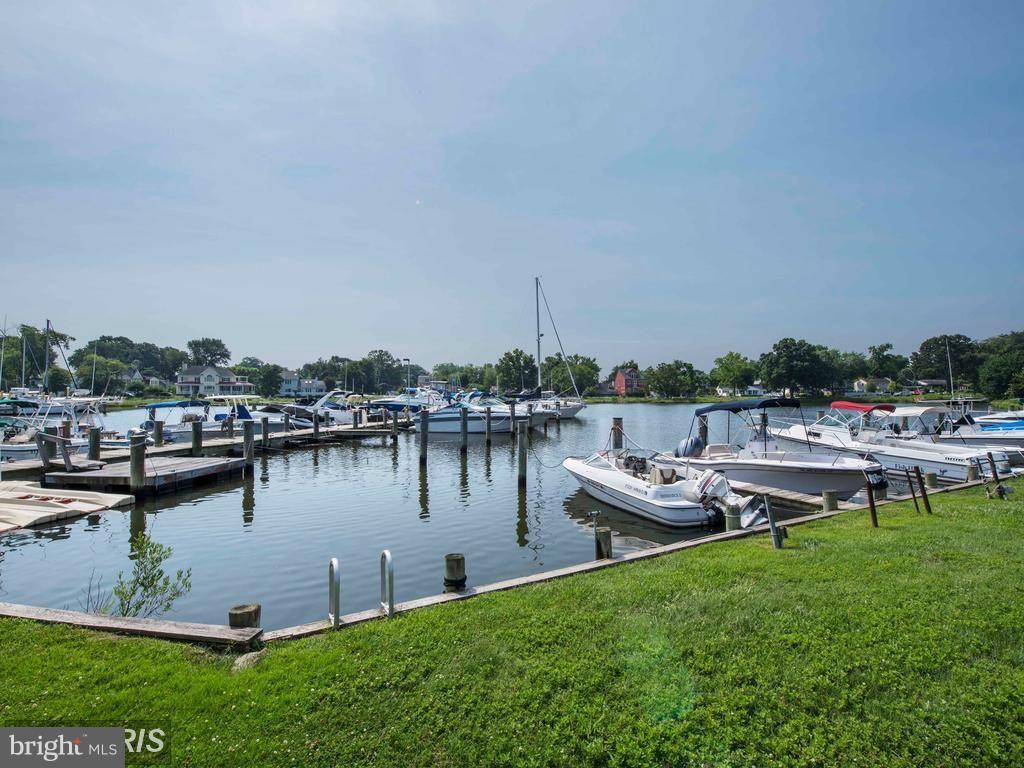 703 Londontown Road Edgewater, MD 21037 - Photo 28 of 28 Community Pier