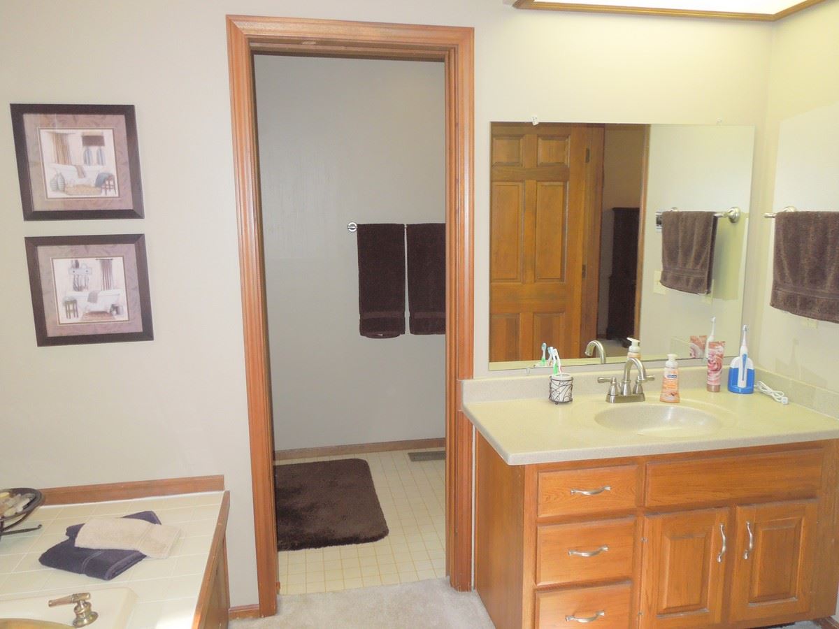 16913 Van Zile Road Grabill, IN 46741 - Photo 18 of 36
