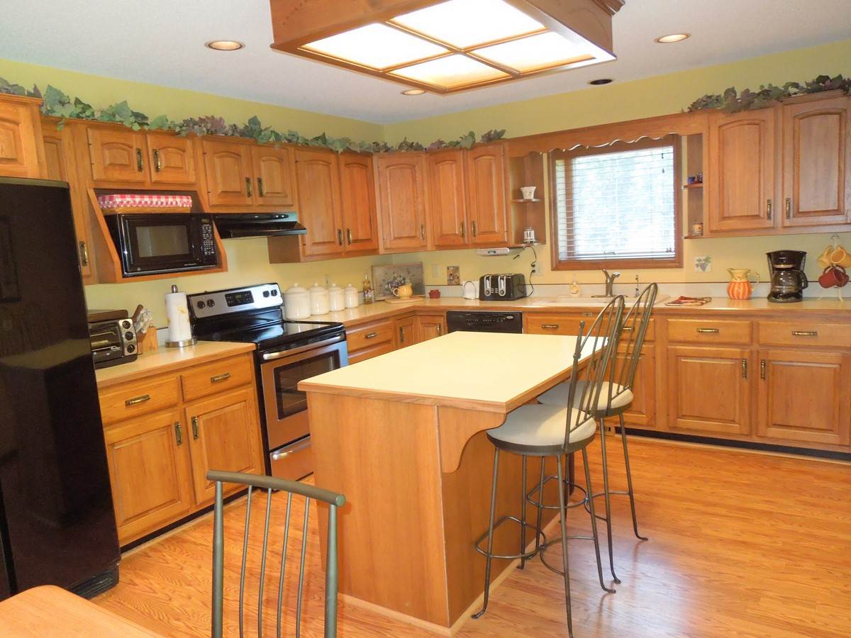 16913 Van Zile Road Grabill, IN 46741 - Photo 7 of 36