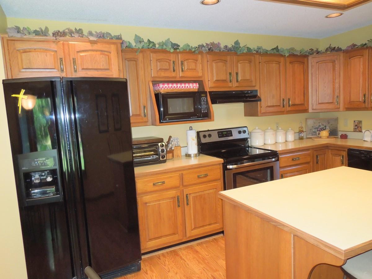 16913 Van Zile Road Grabill, IN 46741 - Photo 8 of 36