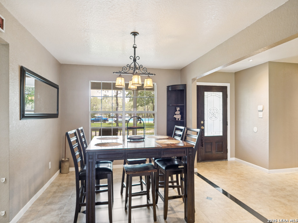 335 Spur Ridge San Antonio, TX 78264 - Photo 7 of 28