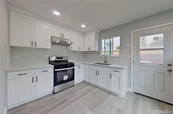 $1,299,998 | 805 Earlham Street, Pasadena, CA 91101