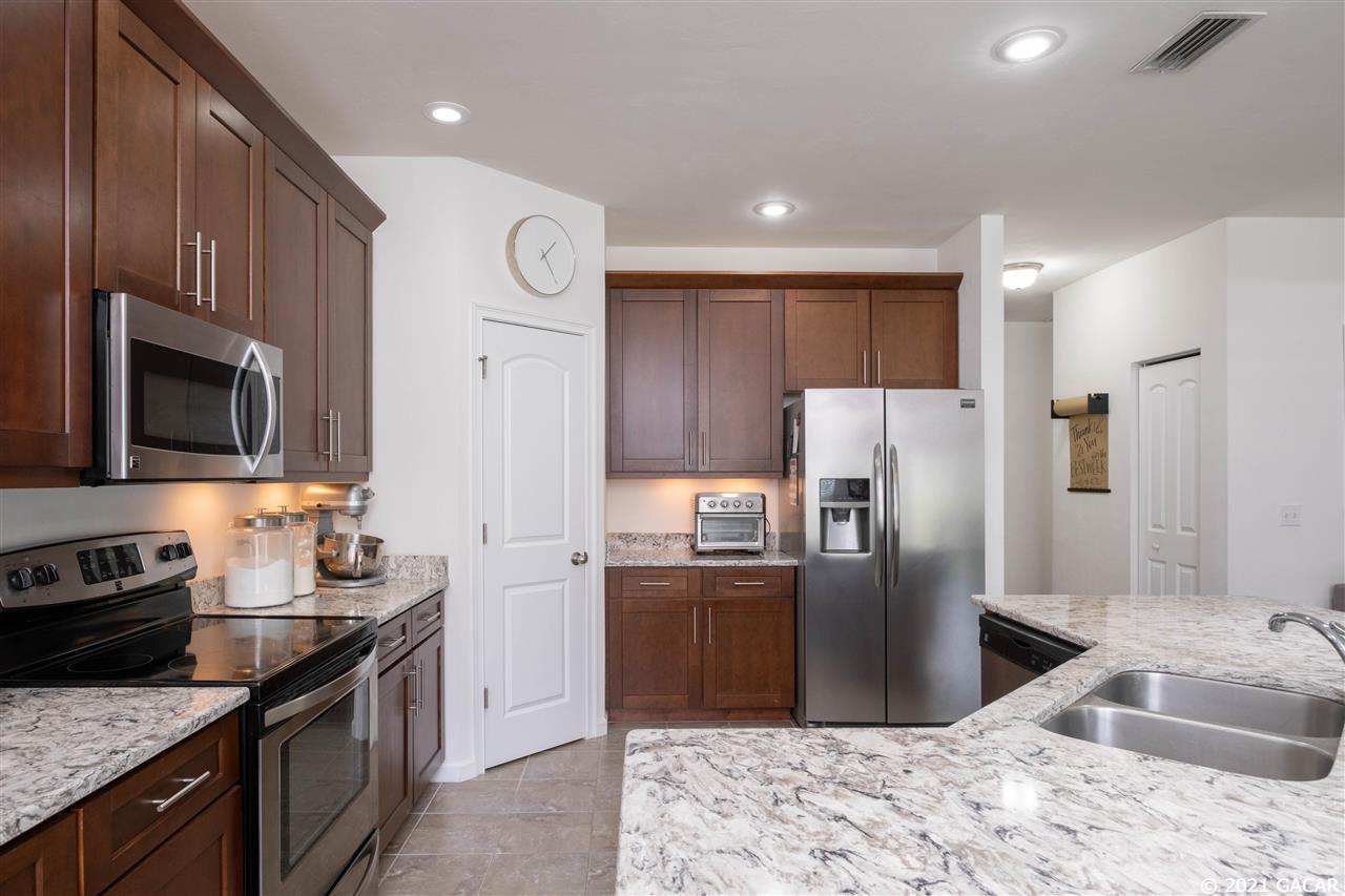 7985 Southwest 79th Lane Gainesville, FL 32608 - Photo 7 of 30