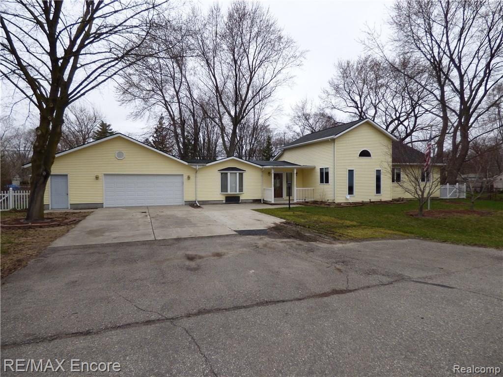 3140 Melvin Avenue Rochester Hills, MI 48307 - Photo 2 of 30