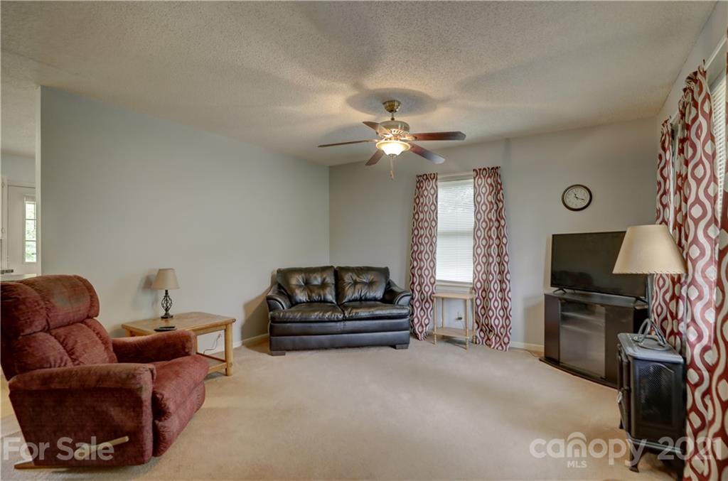 347 West Old Limestone Road York, SC 29745 - Photo 2 of 35 Gallery Image 2