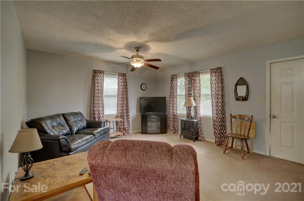 347 West Old Limestone Road York, SC 29745 - Photo 3 of 35 Gallery Image 3