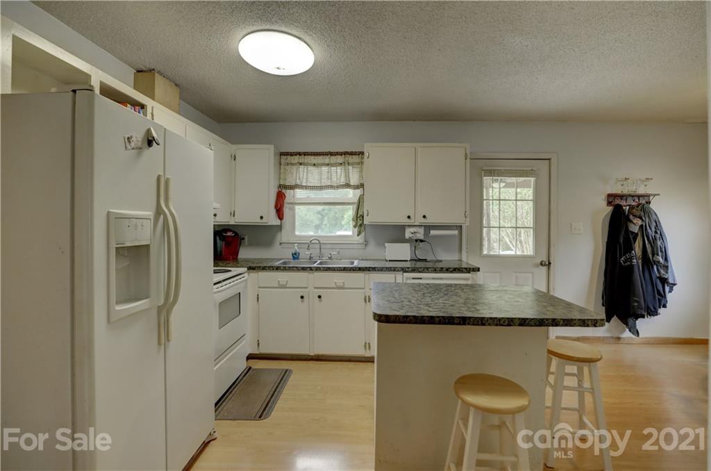 347 West Old Limestone Road York, SC 29745 - Photo 5 of 35 Gallery Image 5
