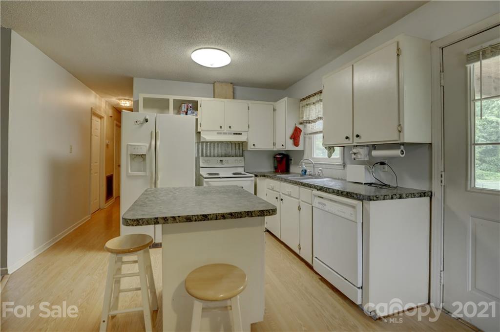 347 West Old Limestone Road York, SC 29745 - Photo 6 of 35 Gallery Image 6