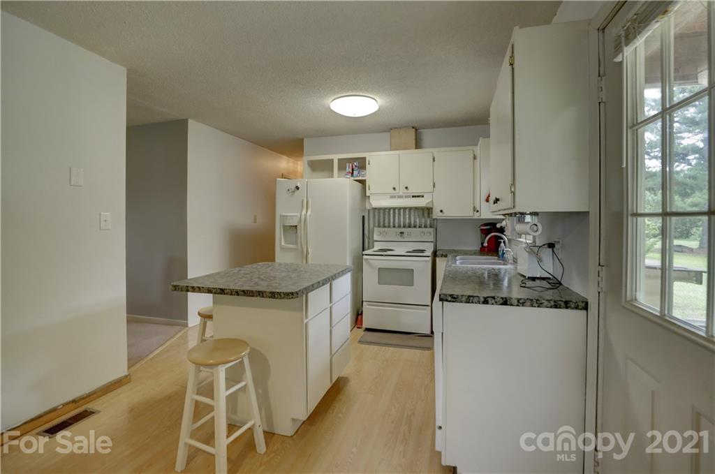 347 West Old Limestone Road York, SC 29745 - Photo 7 of 35 Gallery Image 7