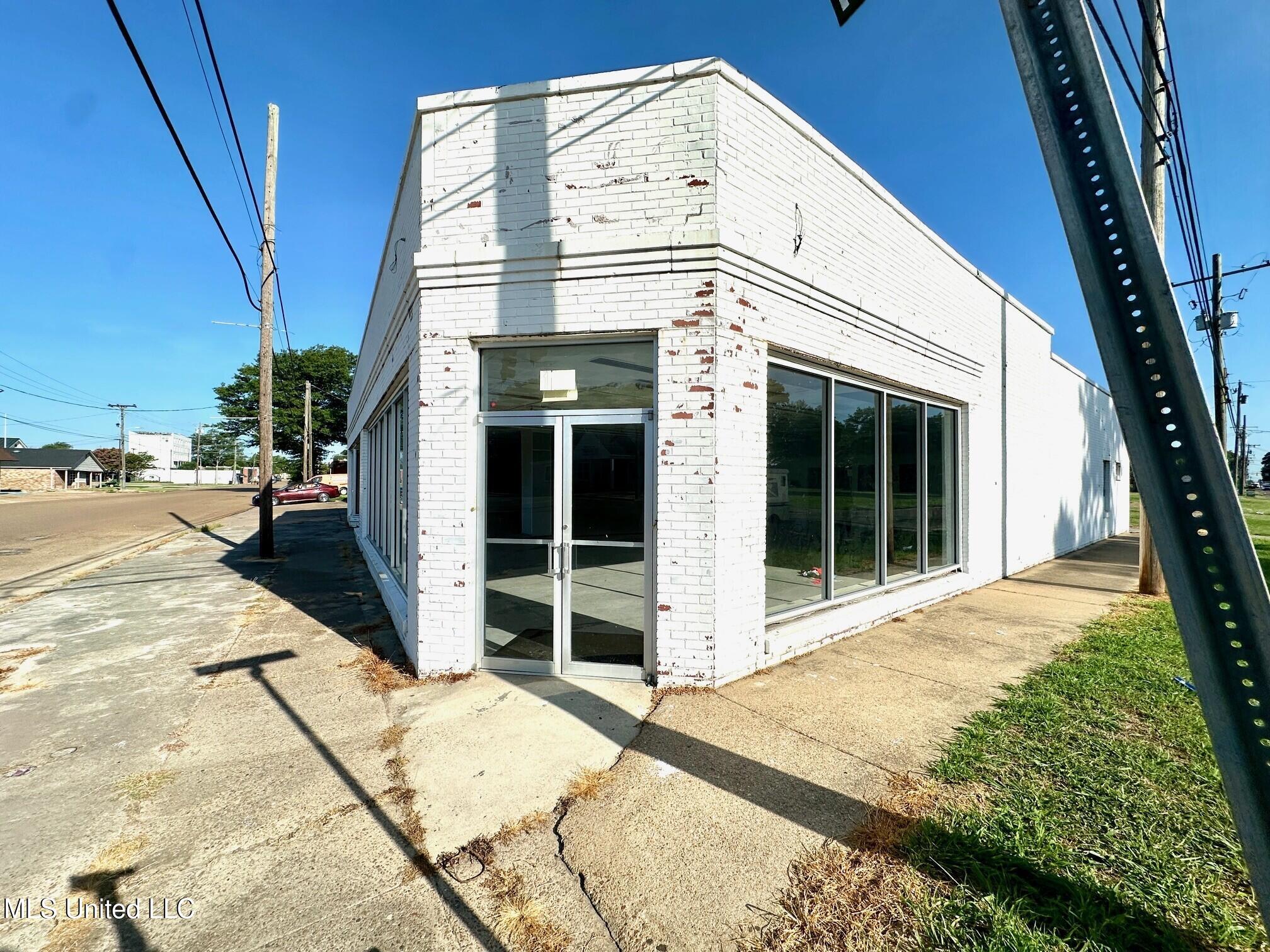 155 North Street Cleveland, MS 38732 - Photo 3 of 5 xt 2