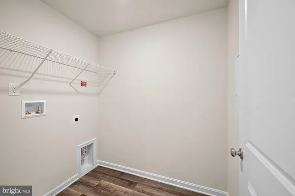 a view of utility room