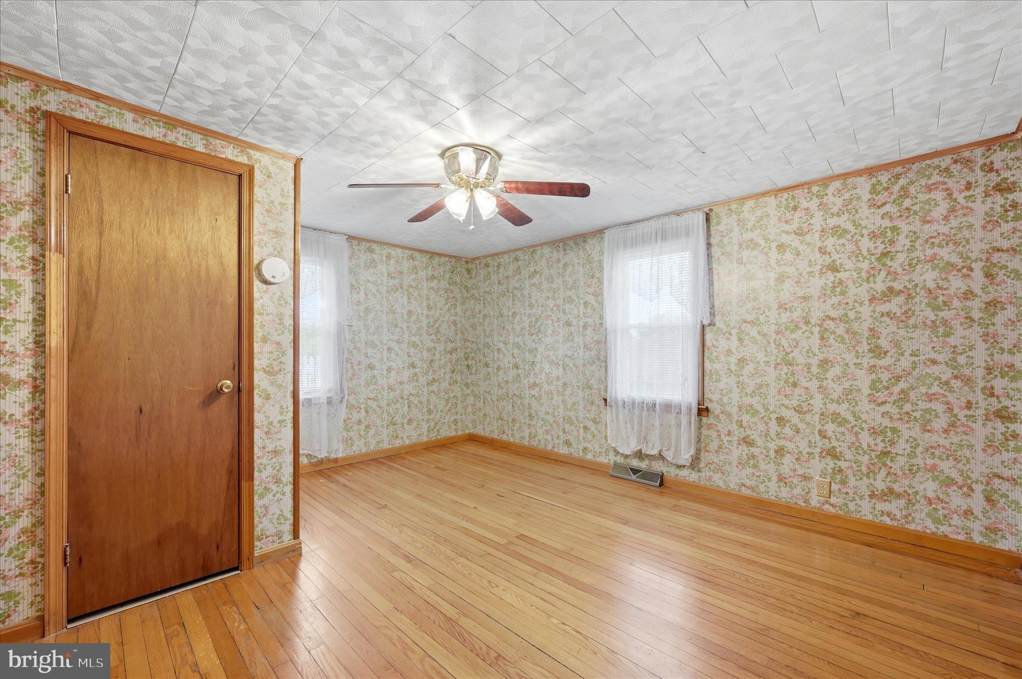 126 Marple Road Winchester, VA 22603 - Photo 16 of 42 Main-level Bedroom