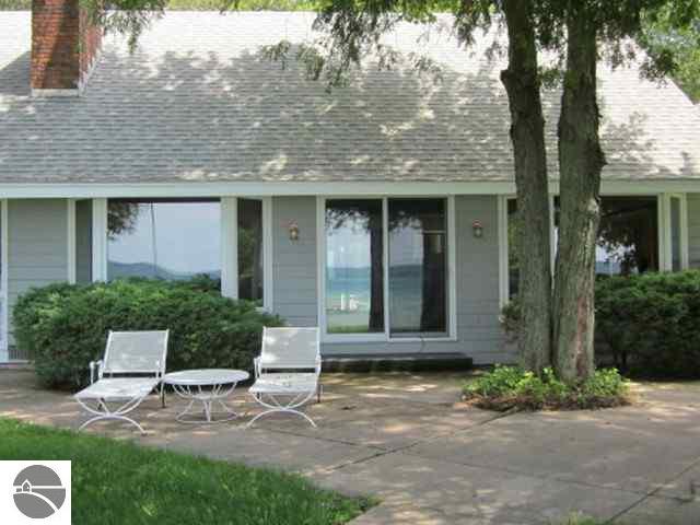 7600 South Dunns Farm Road Maple City, MI 49664 - Photo 4 of 25 1734018-3.JPG