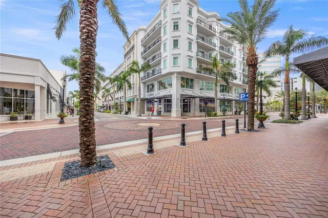 $3,900 | 1500 State Street, Unit 505, Sarasota, FL 34236