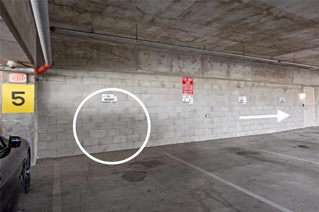 $3,900 | 1500 State Street, Unit 505, Sarasota, FL 34236