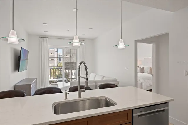 $3,900 | 1500 State Street, Unit 505, Sarasota, FL 34236