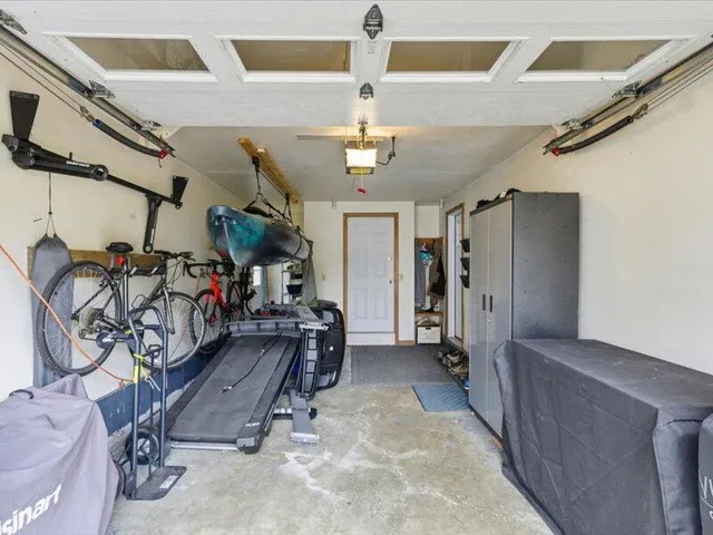 $395,000 | 21 Maple Leaf Lane, Hermon, ME 04401