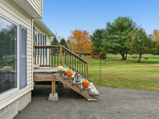 $395,000 | 21 Maple Leaf Lane, Hermon, ME 04401