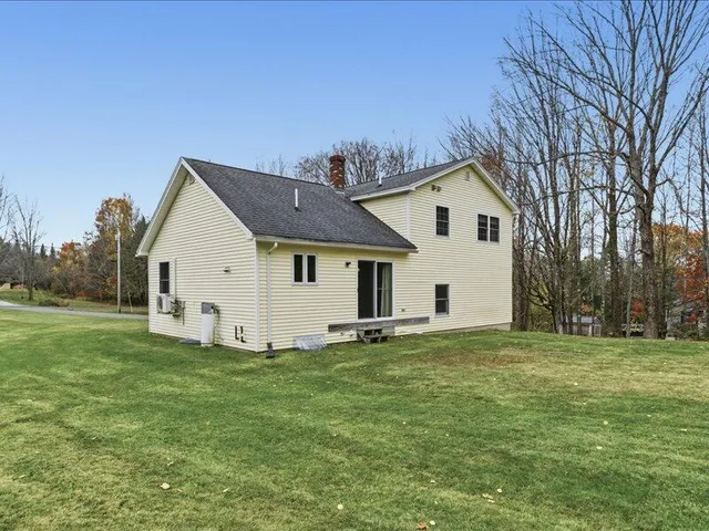 $395,000 | 21 Maple Leaf Lane, Hermon, ME 04401