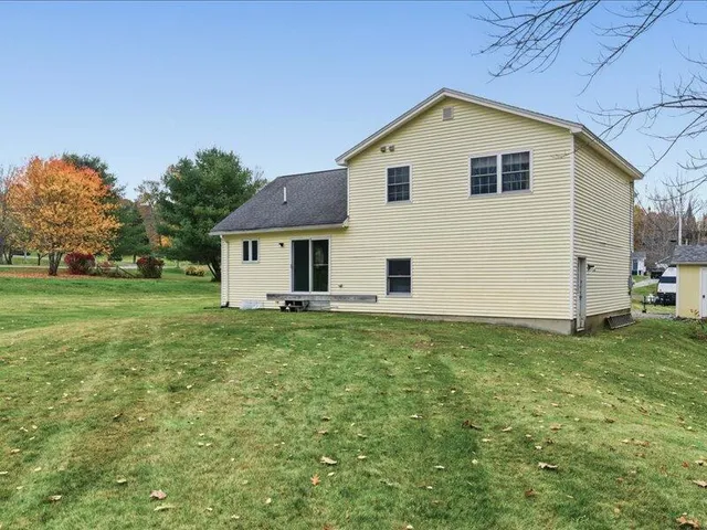 $395,000 | 21 Maple Leaf Lane, Hermon, ME 04401