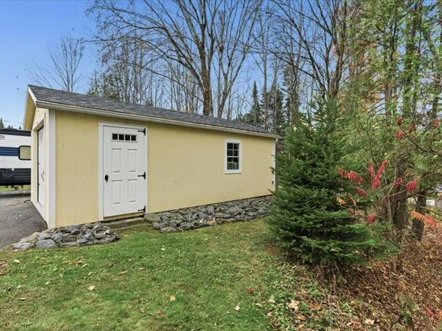 $395,000 | 21 Maple Leaf Lane, Hermon, ME 04401