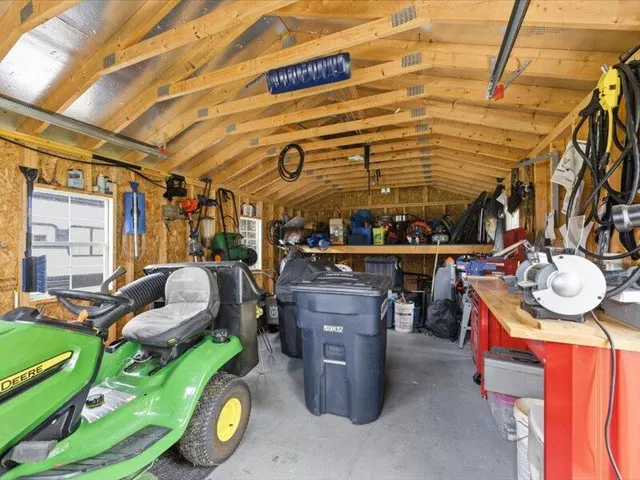 $395,000 | 21 Maple Leaf Lane, Hermon, ME 04401