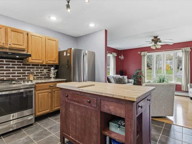 $375,000 | 21 Maple Leaf Lane, Hermon, ME 04401