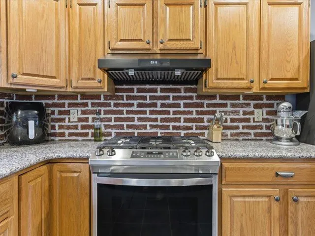 $375,000 | 21 Maple Leaf Lane, Hermon, ME 04401