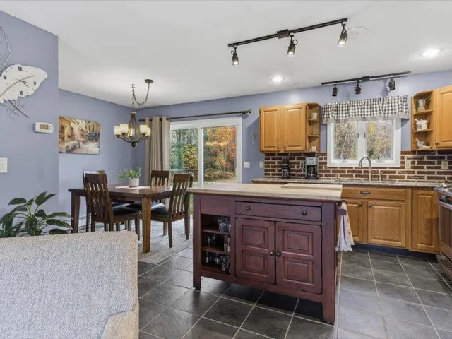 $395,000 | 21 Maple Leaf Lane, Hermon, ME 04401