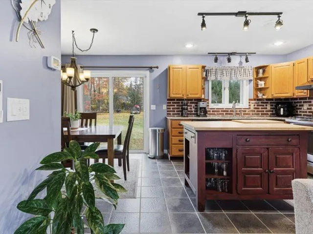 $395,000 | 21 Maple Leaf Lane, Hermon, ME 04401