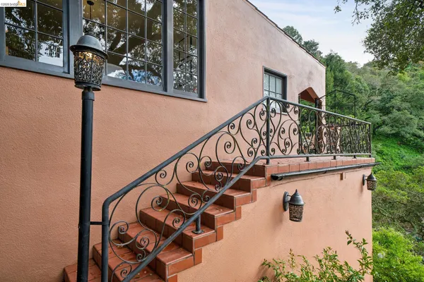 $1,075,000 | 5617 Moraga Avenue, Oakland, CA 94611