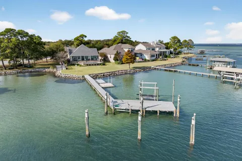 $3,049,900 | 901 Peacock's Point Drive, Destin, FL 32541